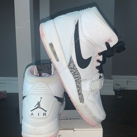 Nike Jordan airs~ Colours: pink,black white,gray - Picture 3 of 4